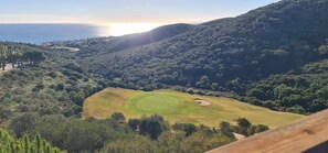 Golf - Duquesa 2 bed with sea, golf course views and 5 communal pools (Manilva)