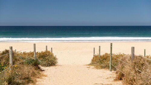 Shore Beats Work @ Boomerang Beach