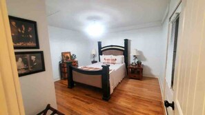 Casa com design assinado, 4 quartos, varanda | 4 quartos, individualmente decorados, individualmente mobiliados