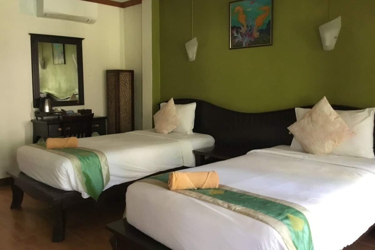 Superior Twin with Garden View | Free WiFi, bed sheets
