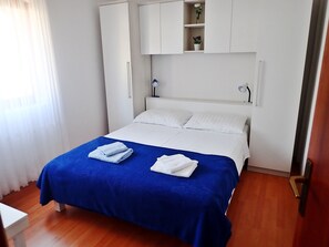 2 Schlafzimmer, Bügeleisen/Bügelbrett, kostenloses WLAN, Bettwäsche