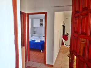 2 chambres, fer et planche à repasser, Wi-Fi gratuit, draps fournis