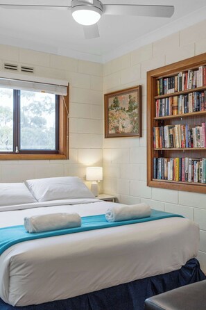4 bedrooms, WiFi, bed sheets - Seahorse Hyams Beach (Hyams Beach)