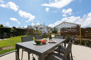 Dining - Secret Beach (St Ives)