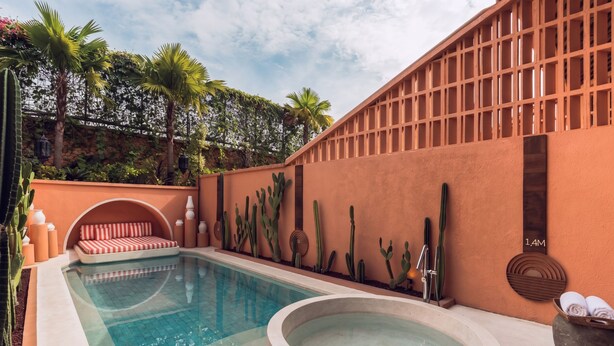 Private pool