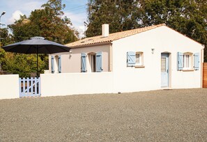 Exterior - Sea cottage (Ciré-d'Aunis)