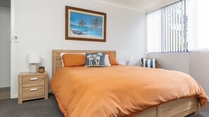 2 Schlafzimmer, Bügeleisen/Bügelbrett, Bettwäsche
