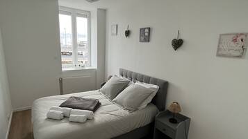 2 chambres, lit parapluie, Wi-Fi gratuit, draps fournis