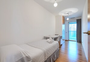 3 bedrooms, desk, iron/ironing board, free WiFi - Fira Barcelona Gran Via (Hospitalet de Llobregat)