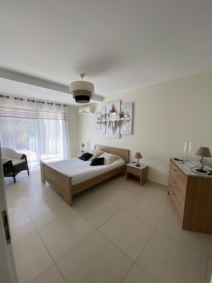 5 bedrooms, iron/ironing board, travel crib, free WiFi - Villa with swimming pool and directly by the sea on the Rte des Sanguinaires (Ajaccio)