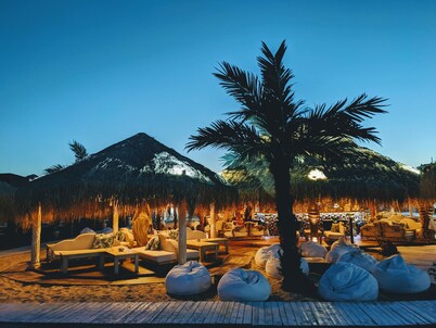 "Vista Mare". New vacation apartment right on the beach in the Mary Beach property