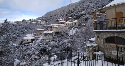 Stonehouse dome Lagadia was built in '69 w/firepit, close to great hiking trails