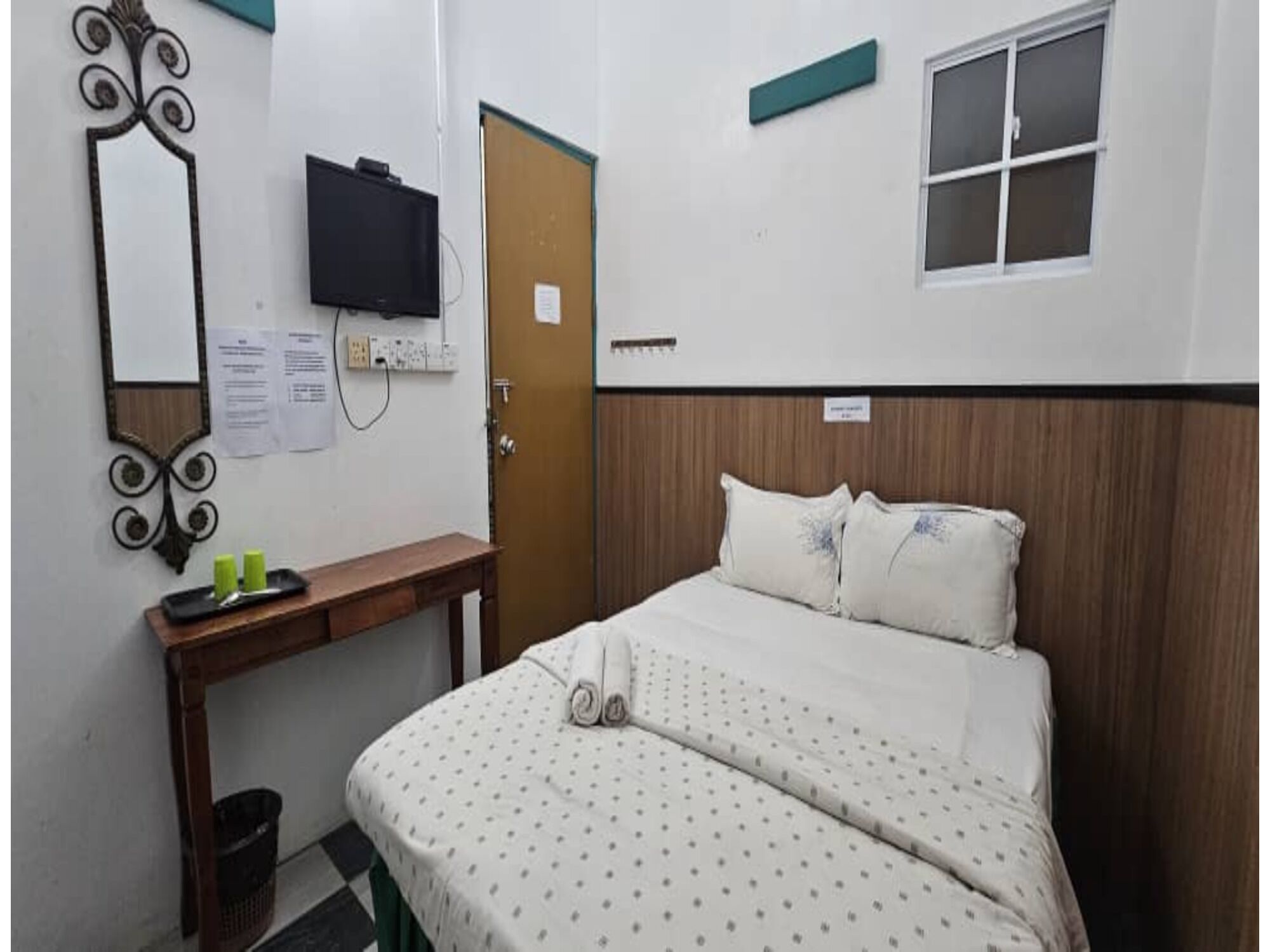 Standard Double Room, 1 Queen Bed | WiFi (free), bed sheets