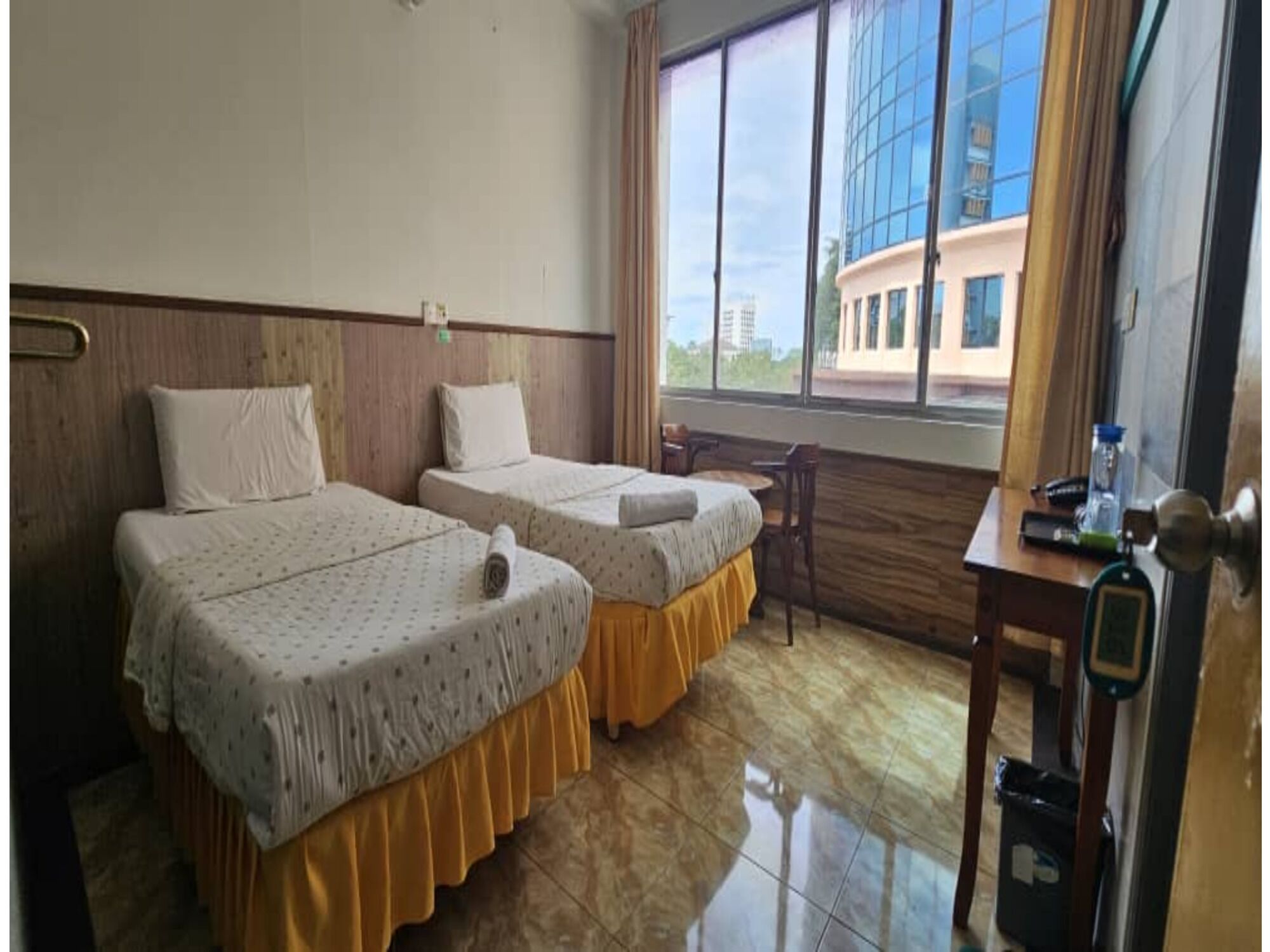 WiFi (free), bed sheets