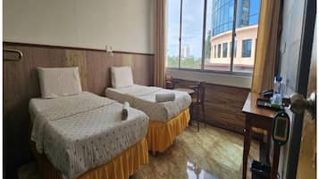 WiFi (free), bed sheets