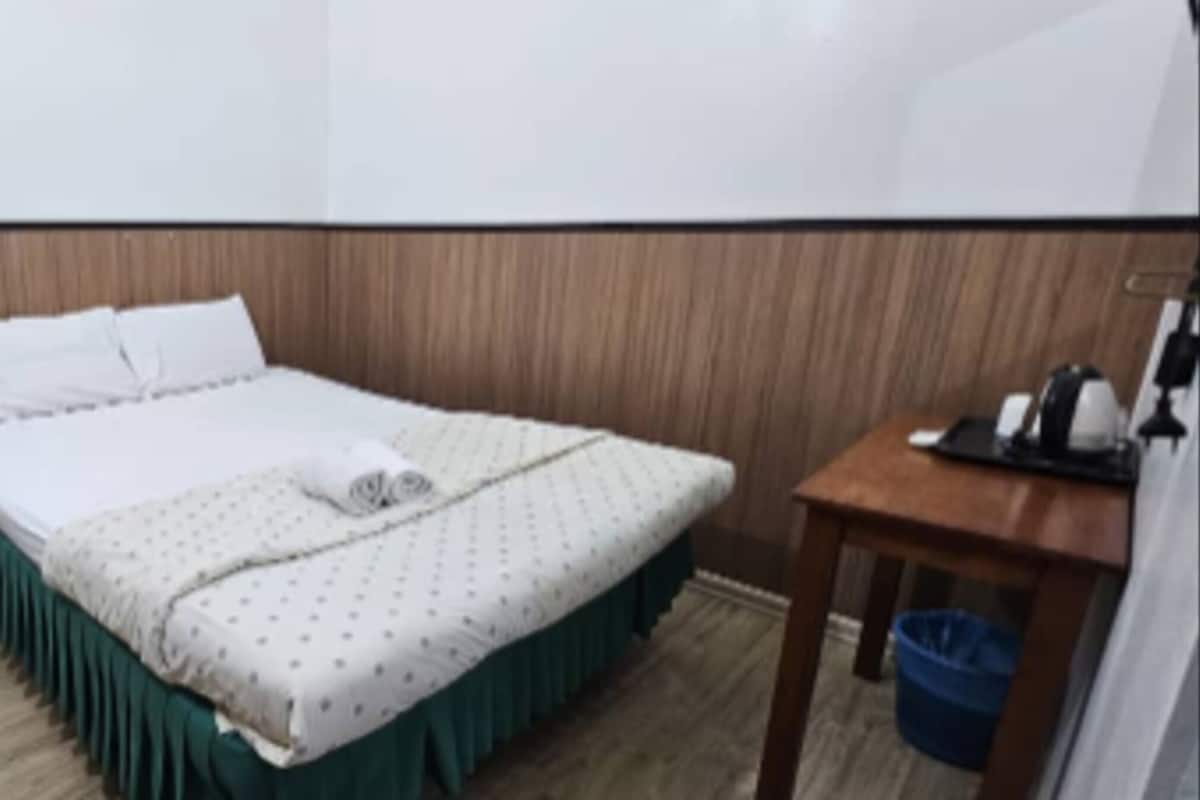 Chambre Double Standard, 1 grand lit | 1 chambre, Wi-Fi gratuit, draps fournis