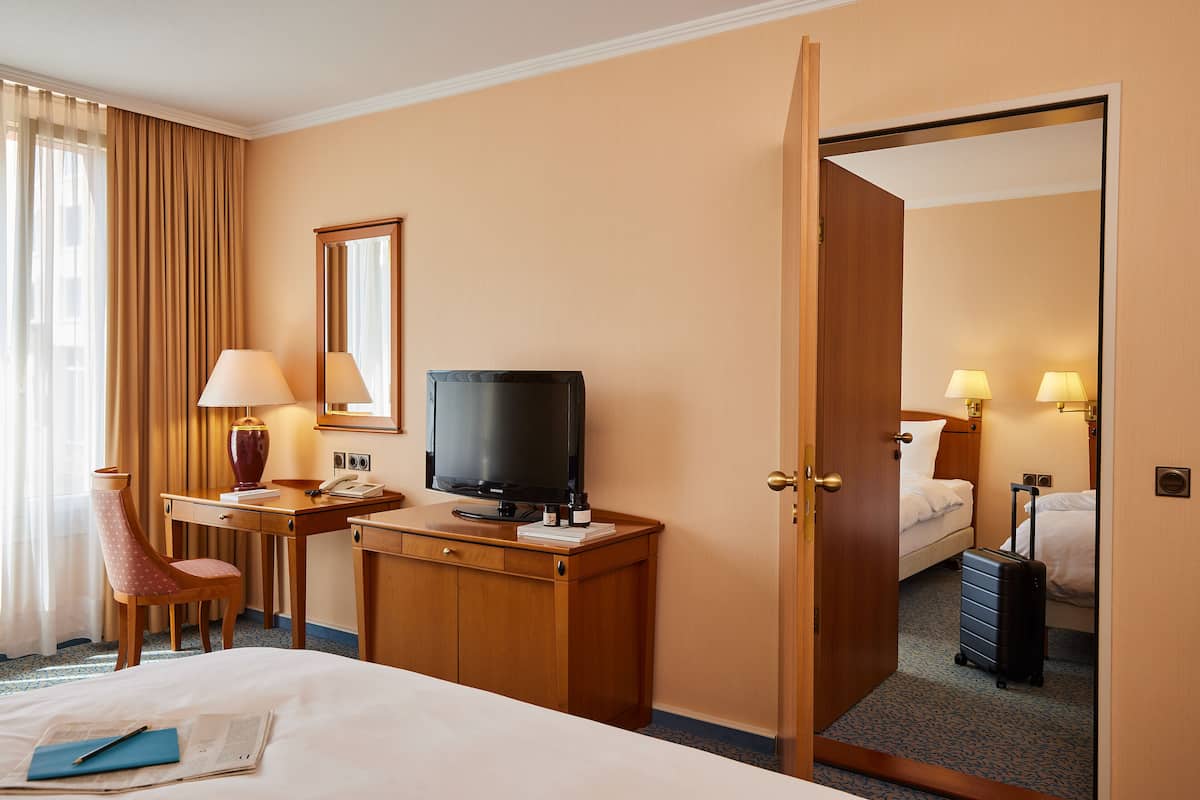 Family Room | 2 bedrooms, pillow-top beds, desk, laptop workspace
