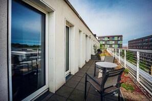 Apartment L - King bed and terrace | Teres/patio