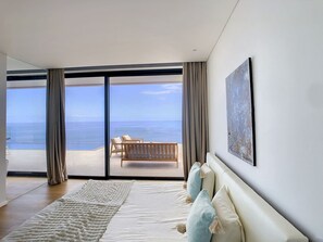 4 bedrooms, iron/ironing board, travel cot, free WiFi - Heaven's Nest by LovelyStay (Ponta do Sol)