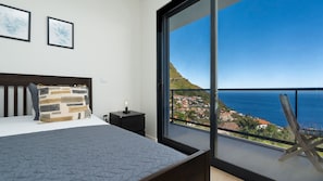 3 bedrooms, iron/ironing board, travel crib, free WiFi
