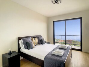 3 bedrooms, iron/ironing board, travel cot, free WiFi