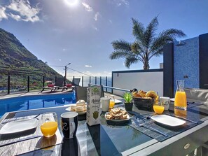Outdoor dining - Villa Stella by LovelyStay (Arco Da Calheta)