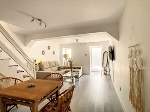 Dining - Casa Safira by LovelyStay (Paúl do Mar)