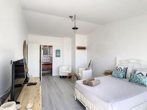 3 bedrooms, iron/ironing board, travel cot, free WiFi