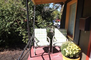 Property grounds - NW Hawthorne | 2 Bed, 1 Bath (Bend)