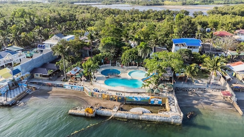 Villa Elizabeth Beach Resort