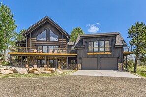 Exterior - Lake Front! Mtn/Lake Views,HotTub,Gas FirePit,Walking Trail to town & shopping (Estes Park)