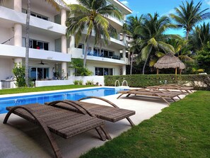 Pool - Puerto Aventuras: Private balcony, Wi-Fi, and ocean views (Puerto Aventuras)