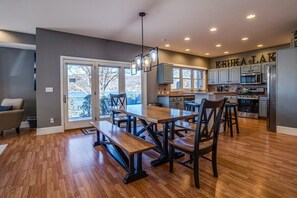 Dining - Happy Daze: lake home on Keuka Lake, EV charger (Dundee)