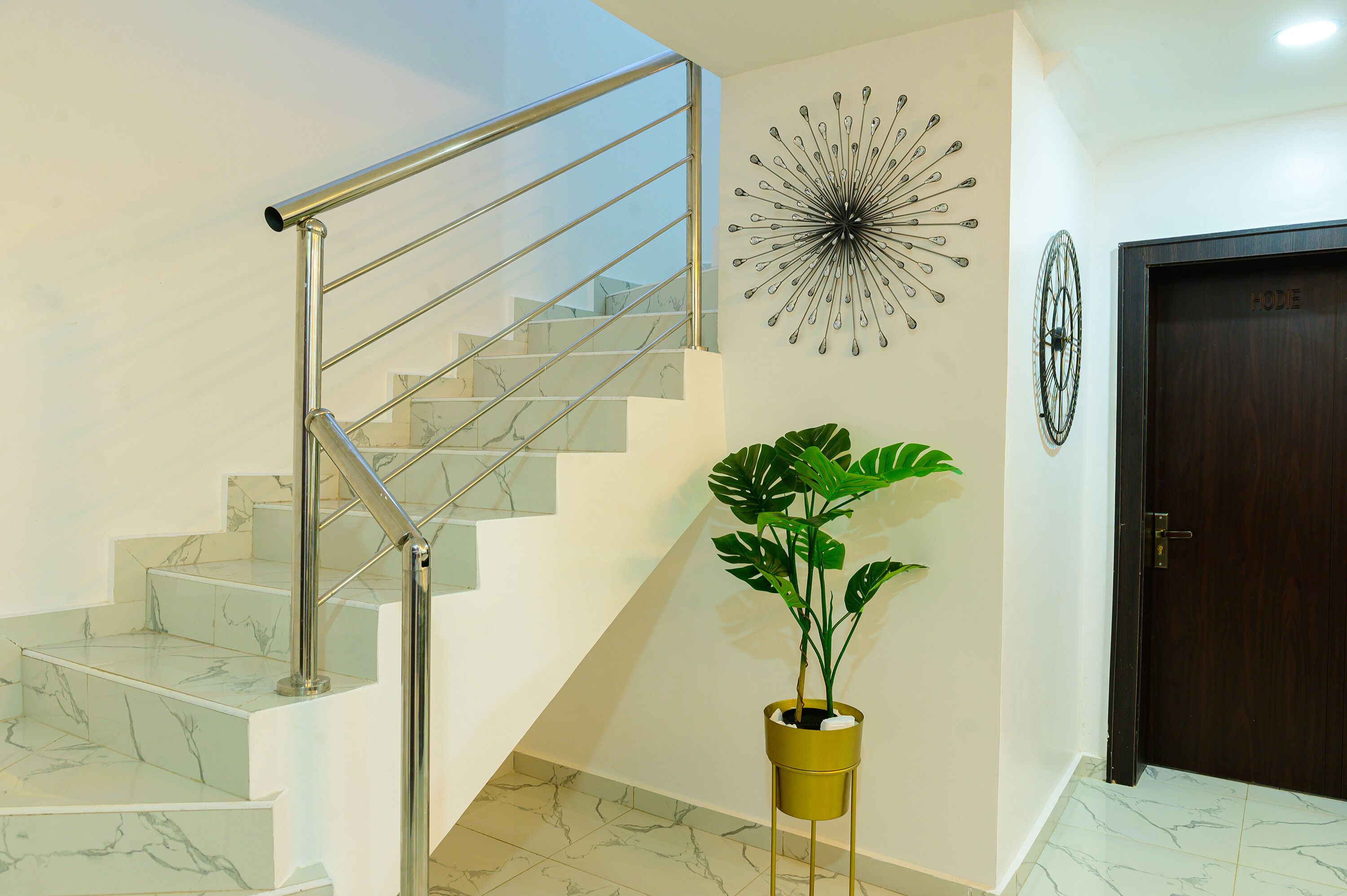 المنشأة من الداخل