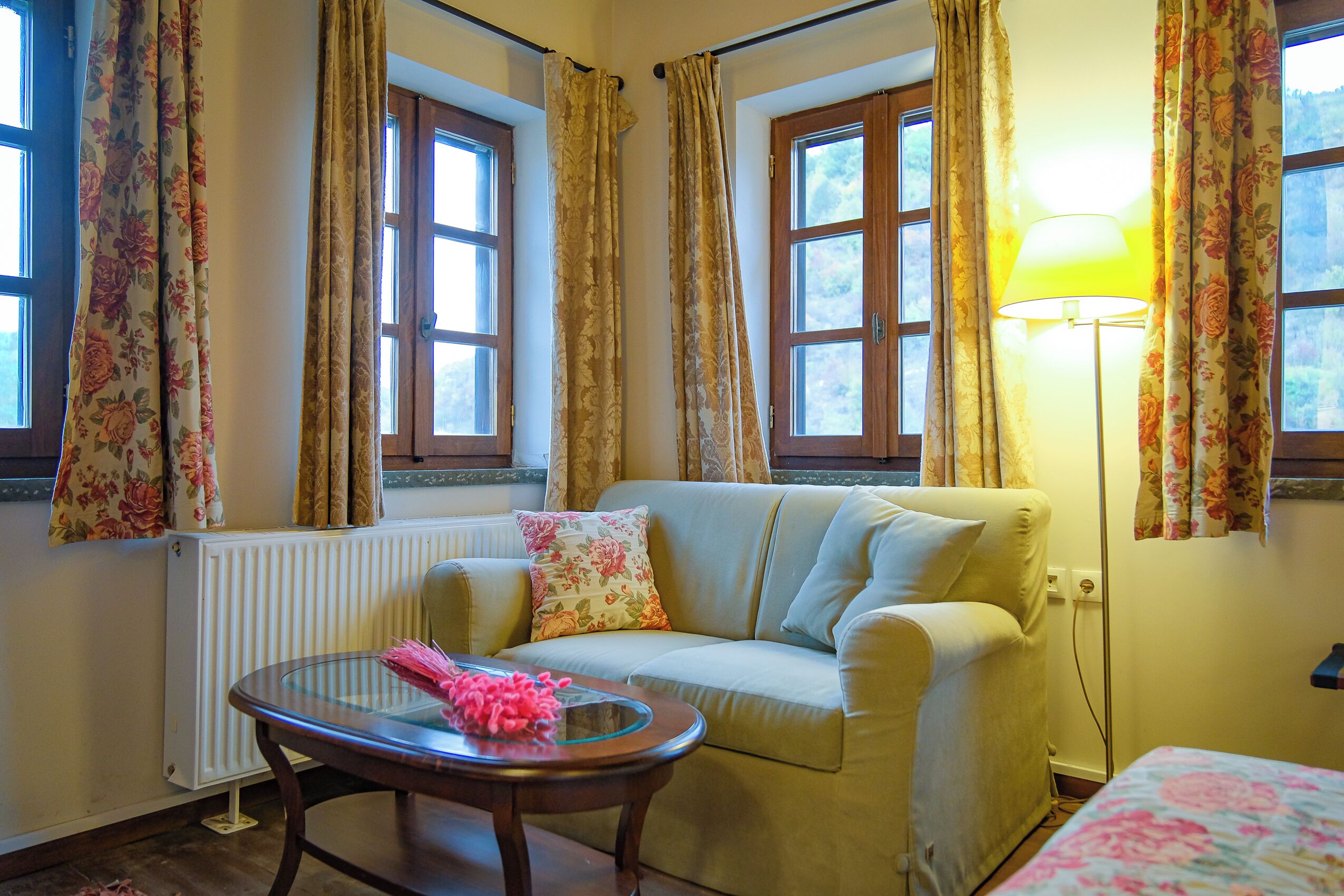 Suite Junior, pemandangan gunung | Seprai katun Mesir, seprai premium, dan selimut bulu angsa