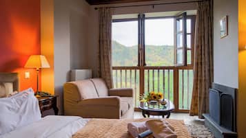 Suite, Fireplace, Mountain View | 1 bedroom, Egyptian cotton sheets, premium bedding, down comforters