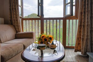 Suite, Fireplace, Mountain View | Egyptian cotton sheets, premium bedding, down comforters, pillowtop beds