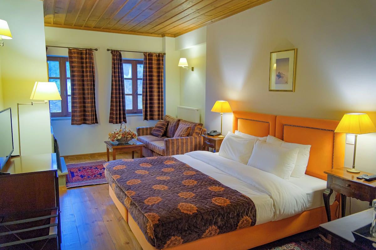 Deluxe studio suite, open haard, uitzicht op bergen | 1 slaapkamer, lakens van Egyptisch katoen, luxe beddengoed
