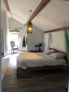 4 bedrooms, iron/ironing board - Magnificent presbytery in the gorges du Tarn (Massegros Causses Gorges)