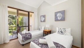 4 Schlafzimmer, Bügeleisen/Bügelbrett, Reisekinderbett, WLAN