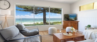 Absolute Beach – panoramic ocean views, just a few metres to the sands of Callala Beach