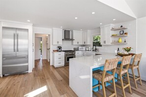 Fridge, microwave, oven, stovetop - 3868 Emerald House ~ Quiet Street, Walk to Beaches (Capitola)