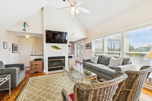 TV, fireplace, DVD player - Welcome to Morningside By The Sea! (St. George Island)