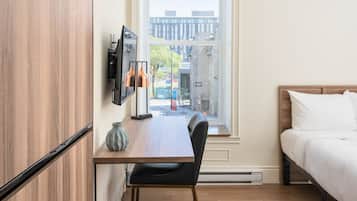 Classic Studio | Memory foam beds, soundproofing, iron/ironing board, free WiFi