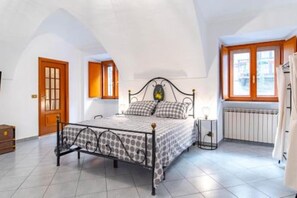 2 camere, ferro/asse da stiro, culla da viaggio, Wi-Fi gratuito