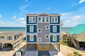 Exterior - BonBini: Oceanfront 7-bedroom house in Oak Island, perfect for large groups. (Oak Island)