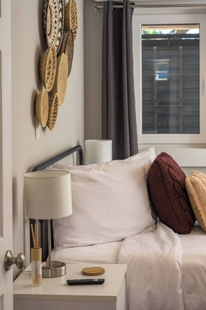 5 bedrooms, desk, iron/ironing board, travel crib - Gather|Recharge|CentralLocation|FullAmenities|LargeGroupsWelcome|QuietNeighborhood (Denver)