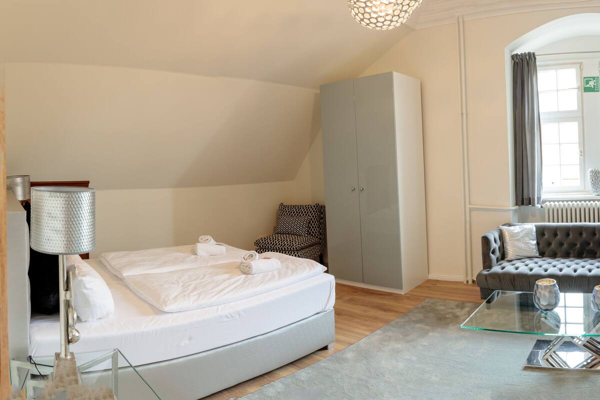 Laptop workspace, free WiFi, bed sheets, wheelchair access