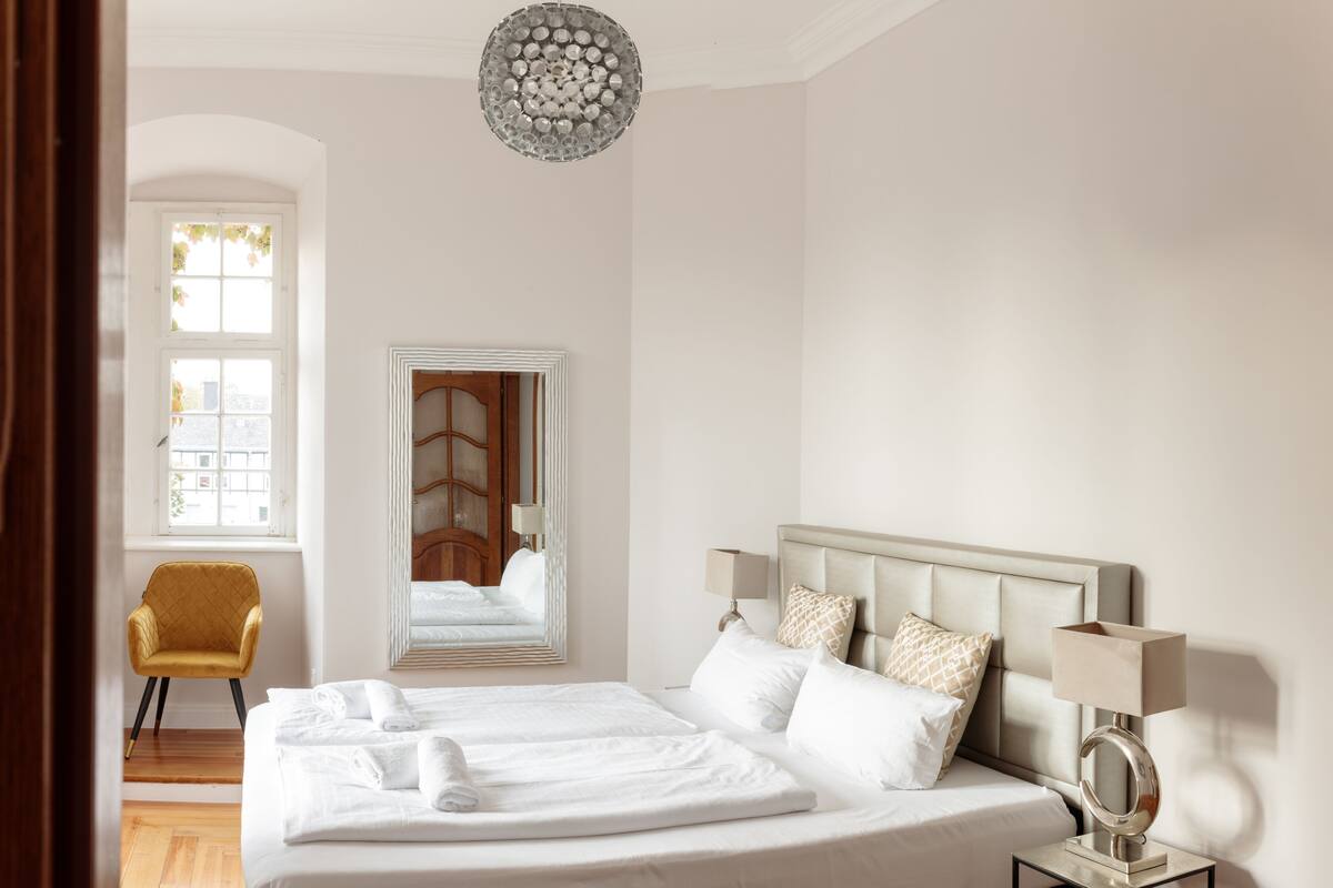 Laptop workspace, free WiFi, bed sheets, wheelchair access