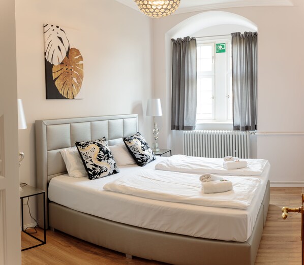 Laptop workspace, free WiFi, bed sheets, wheelchair access